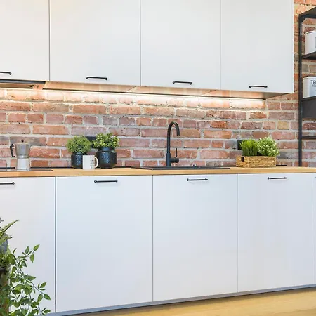 Bon Voyage Ochota * Warsaw